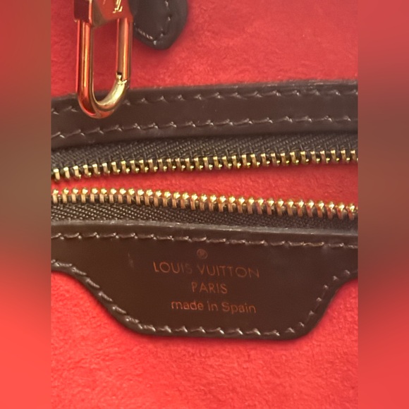 Authentic-Louis Vuitton Hampstead PM Damier Ebene Tote – Excellent Condition - Picture 7 of 15